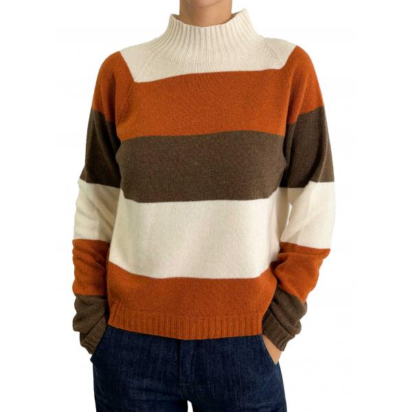 Maglione a righe collo alto